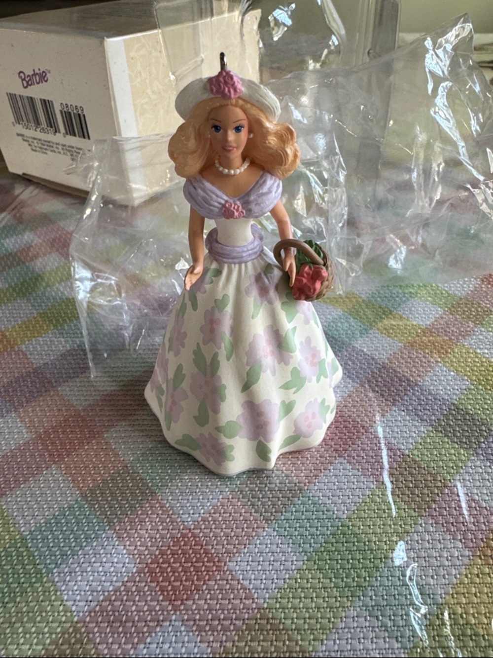 Springtime Barbie - Picture 5 of 7